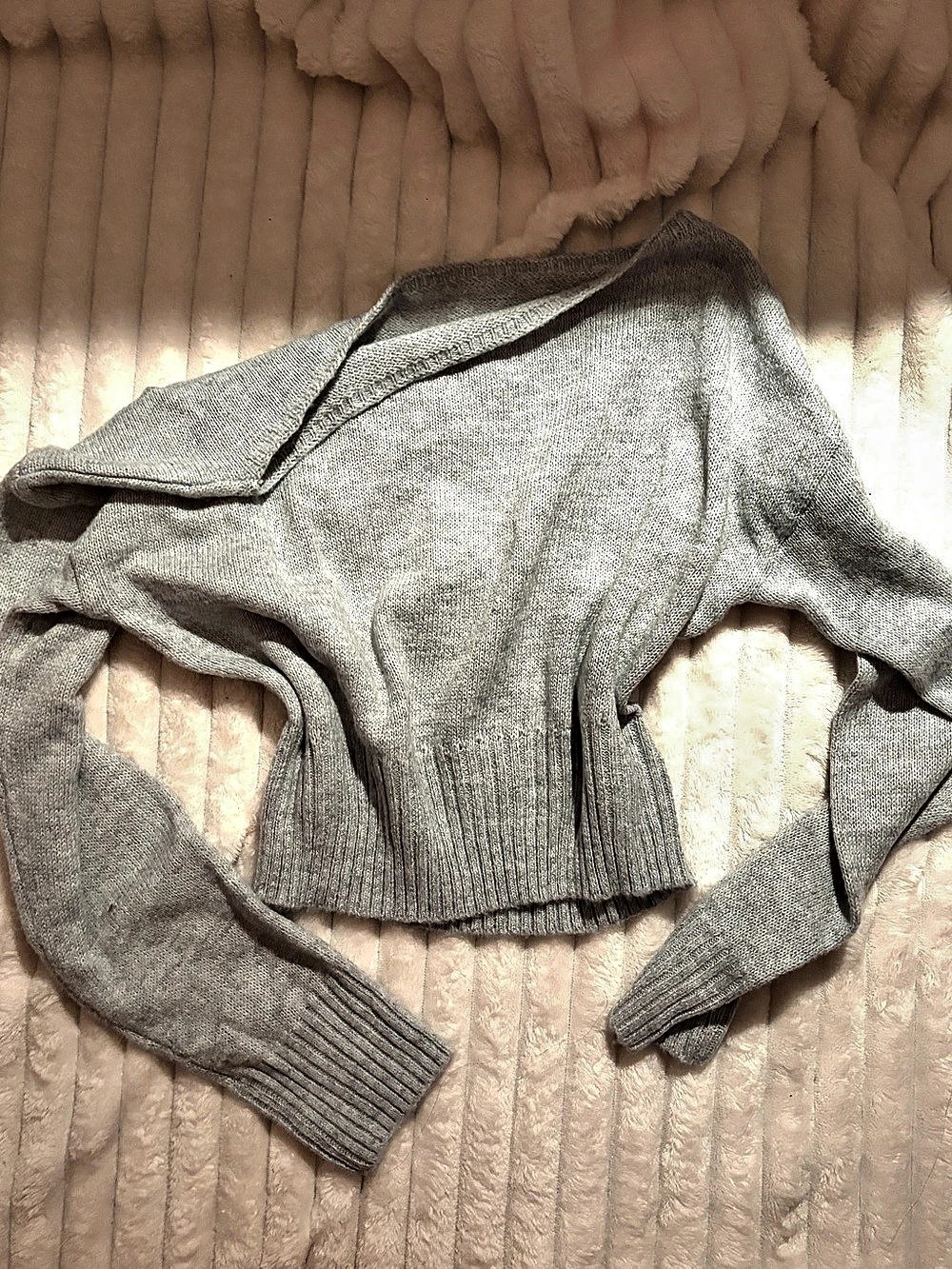 Gray Cropped Sweater Like New